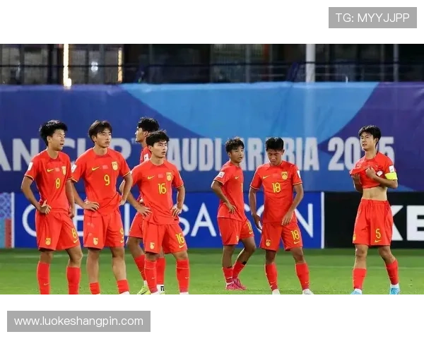 中国队逆转惊魂胜，红牌冲突牵动全场